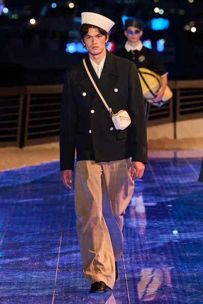 Look 14